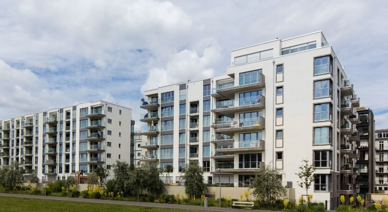 Ready-to-Move vs Under-Construction Flats in Zirakpur: Which Is Better in 2026?